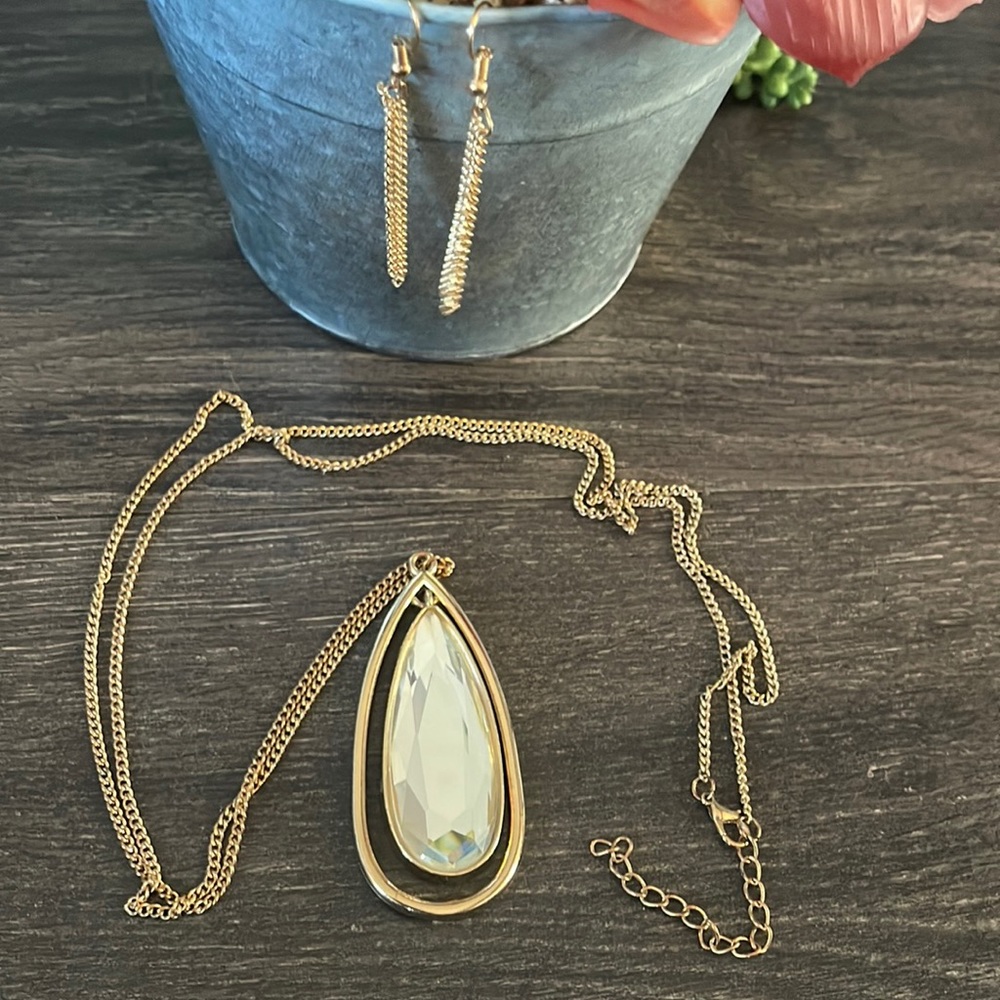 Yellow gold colored Necklace and earring set